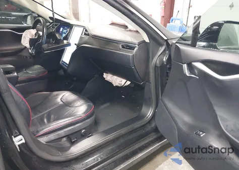 2013 Tesla Model S Performance z USA, uszkodzony, nr VIN 5YJSA1DPXDFP14812